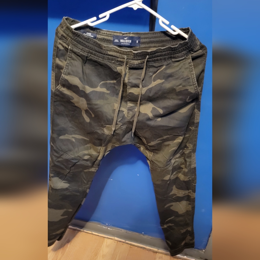 Hollister camo joggers